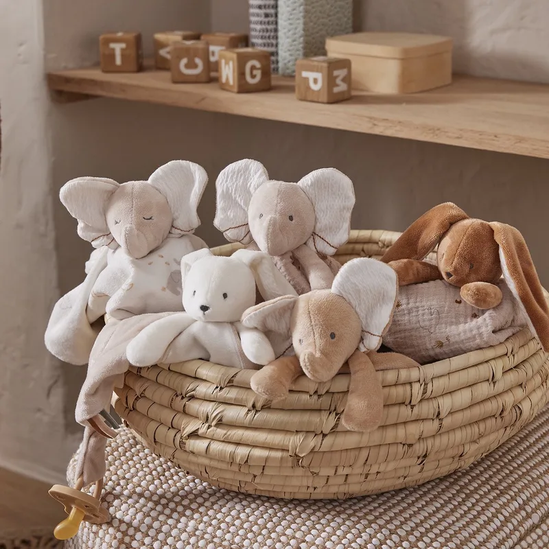 B&M Knuffeldoekje – Bali Hazelnoot by Noukie's in Pink – product photo