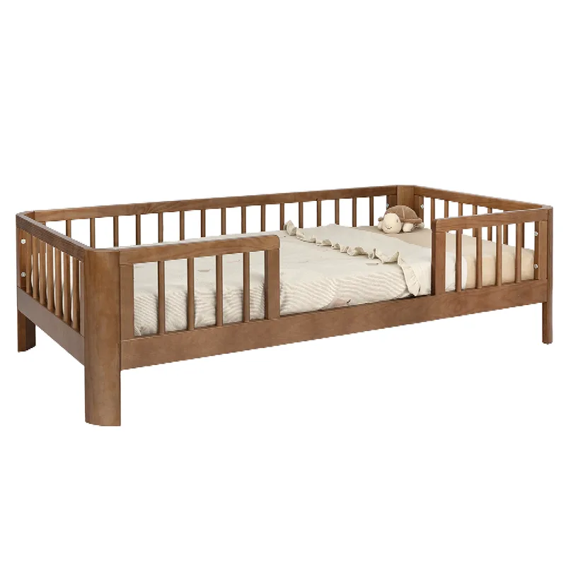Peuterbed Novi Feline 70x140 Walnut (Ronde Hoek) by Novi Baby – product photo 1 of 4
