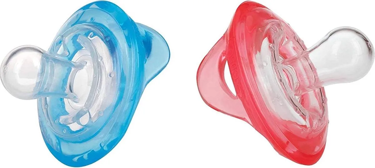 Nûby - 2 Natural Flex™ Cherry Fopspenen - Rood - 6-36m by Nûby in Blue – product photo
