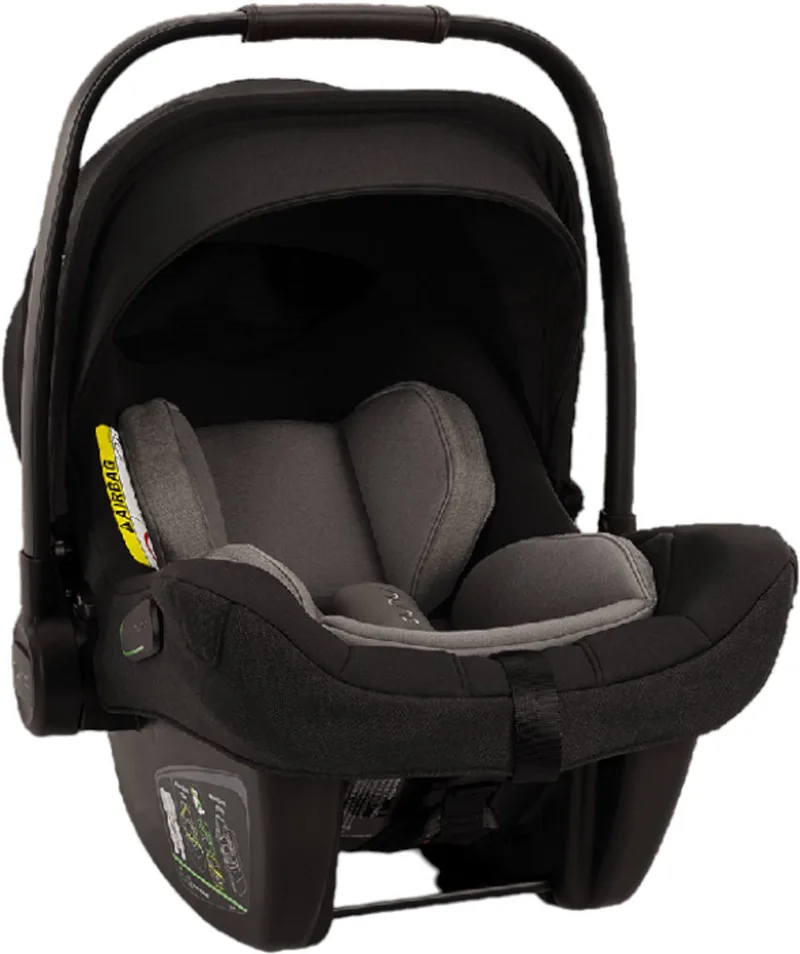 Autostoel Baby Pipa Next Caviar Handle Chocolate fra Nuna i Zwart – produktbillede