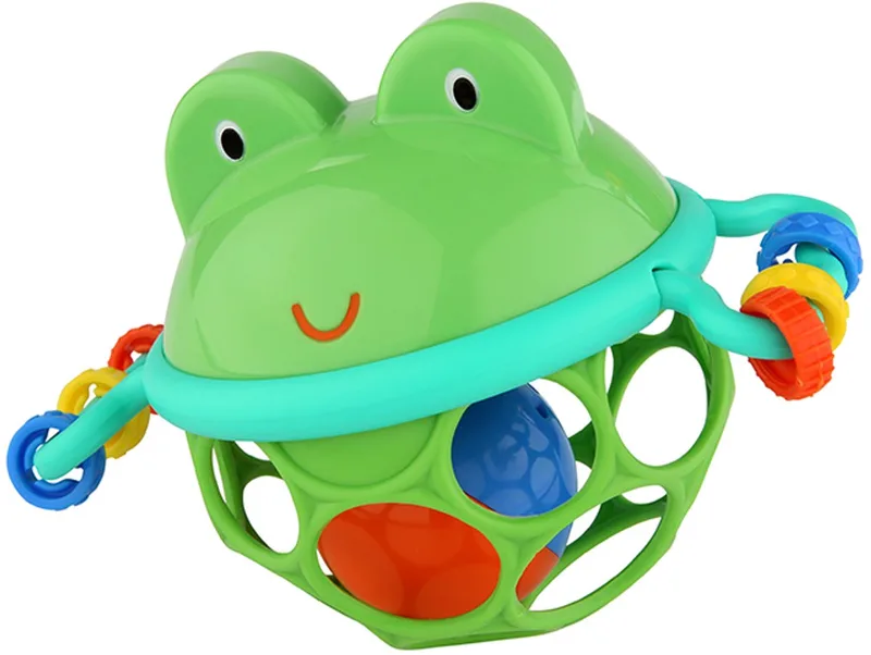 baby rammelaar jingle & shake van Oball in Groen – productfoto