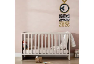 Babybett LITTLE SNU 70x140cm in Beige oder Weiß, umbaubares Kinderbett, Gitterbett 4-fach höhenverstellbar, entnehmbare Sprossen, Juniorbett von Paidi in Beige, Braun – Produktfoto 1 von 5