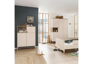 Highboard MILA & BEN Steiff by PAIDI in 3 Türen mit Push-to-open, stabiles Regal mit Massivholz-Füßen, Standregal, geprüfte Qualität van Paidi in Beige – productfoto 4 van 5