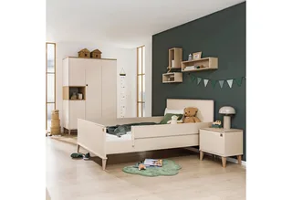 Kleiderschrank MILA & BEN Steiff by PAIDI in 4 Türen mit Push-to-open inkl. Kleiderstangen und Einlegeböden, Massivholz-Füße, Soft-Close från Paidi i Beige – produktbild 4 av 5