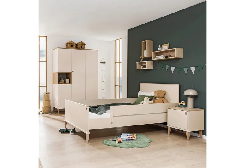 Kleiderschrank MILA & BEN Steiff by PAIDI in 4 Türen mit Push-to-open inkl. Kleiderstangen und Einlegeböden, Massivholz-Füße, Soft-Close från Paidi i Beige – produktbild 4 av 5