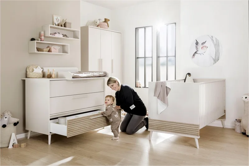 Wickelkommode EEFJE in 3 Schubladen mit Soft-Close, verschiedene Ausführungen, langlebige Kommode, geprüfte Sicherheit, Wickeltisch aus Holz by Paidi in Beige – product photo 4 of 5