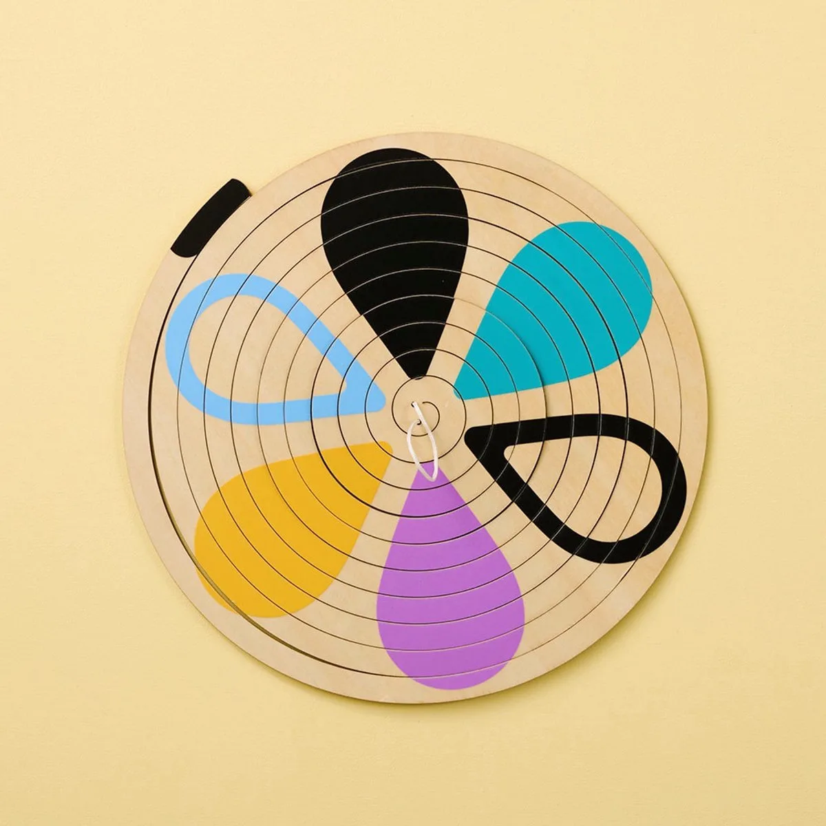 Baby mobiel in Montessori Stil by Petite Amélie in Multicolour – product photo