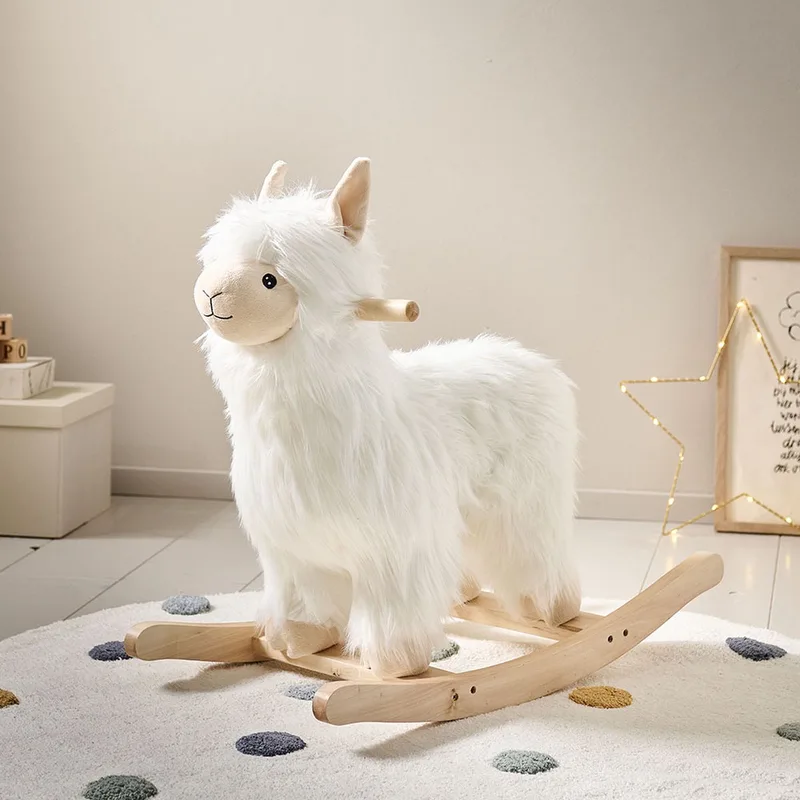 Hobbelpaard 'Alpaca' – Schommelstoel voor Baby – Hobbeldier voor Avonturen in Zonovergoten Berglandschappen van Petite Amélie in Wit – Alpaca – productfoto