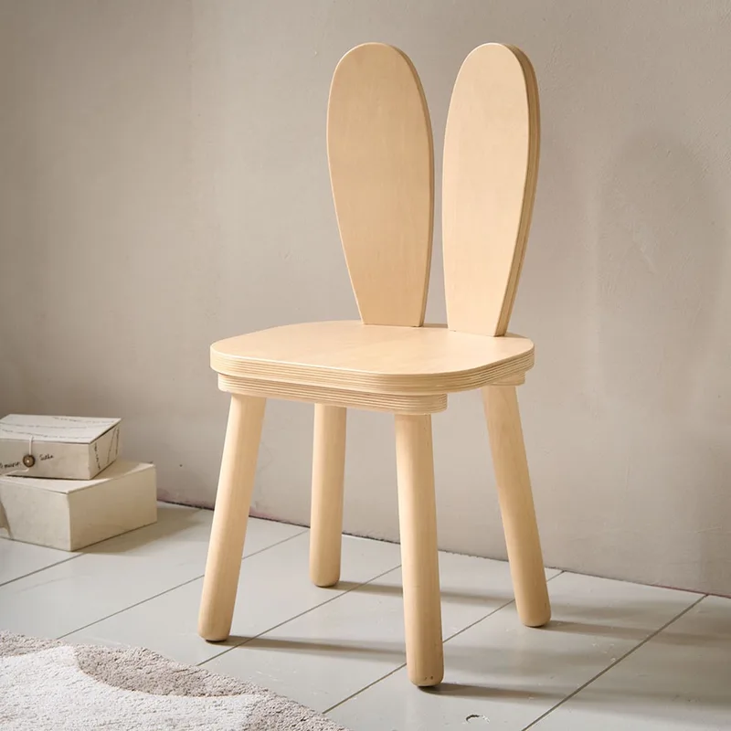 Kinderstoel Konijnenoren Hout Naturel – Konijntjesontwerp Peuterstoel voor een Vleugje Eigenzinnigheid in de Kinderkamer – Stimuleert Zelfstandig Klimmen en Bevordert Creativiteit en Verbeeldingskracht – H.60 x D.30 x B.30 cm by Petite Amélie in Naturel – Konijn – product photo