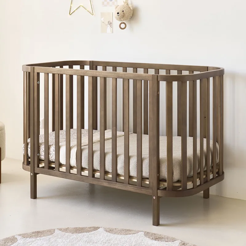 Ovaal Ledikant Cocoon - 60 x 120 cm - Premium Cocoa fra Petite Amélie i Cocoa – Cocoon – produktbillede