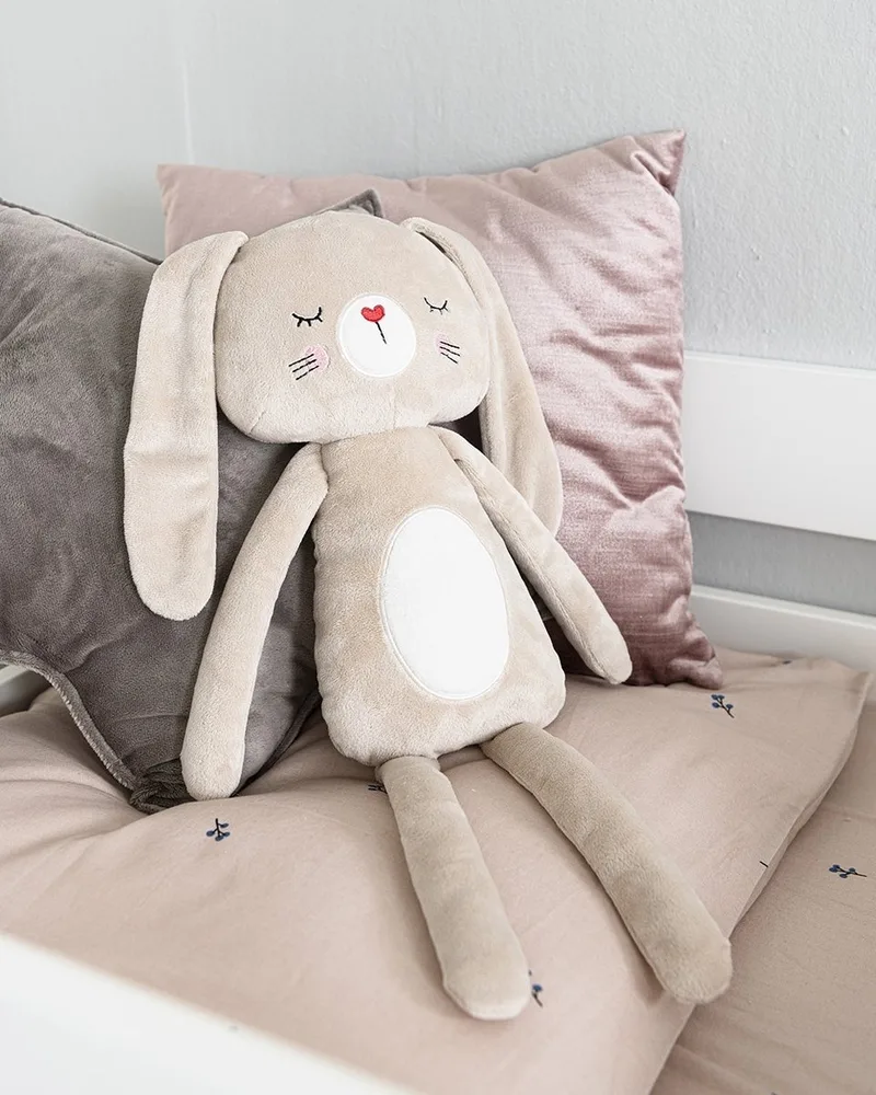 Pluche knuffel - Konijn Lapi - 50 cm lang - Velvet - Lichtbruin van Petite Amélie in Beige-Konijn – productfoto