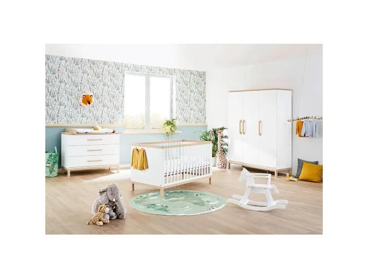 Babyzimmer Light, Weiß, Ahorn, 6 Fächer, 3 Schublade(n) Schubladen, in verschiedenen Größen erhältlich,zum Juniorbett umbaubar, höhenverstellbar, Sprossen mit Normabstand, Aufbauanleitung im Karton, Lattenrost inklusive, Schlupfsprossen, Babymöbe by Pinolino – product photo