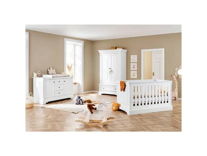 Babyzimmer Pinolino Emilia, Weiß, 3-teilig, 1 Fächer, 3 Schublade(n) Schubladen, zum Juniorbett umbaubar, höhenverstellbar, Sprossen mit Normabstand, Aufbauanleitung im Karton, Lattenrost inklusive, Schlupfsprossen, Babymöbel, Babyzimmer-Sets van Pinolino – productfoto