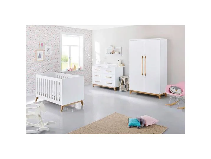 Babyzimmer Pinolino Riva, Weiß, Esche, 4 Fächer, 6 Schublade(n) Schubladen, in verschiedenen Größen erhältlich,zum Juniorbett umbaubar, höhenverstellbar, Sprossen mit Normabstand, Aufbauanleitung im Karton, Lattenrost inklusive, Schlupfsprossen van Pinolino – productfoto