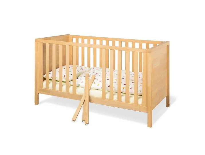 Gitterbett Enno, Buche, Holz, Buche, vollmassiv, 149x85x77 cm, Schlupfsprossen, Lattenrost inklusive, Aufbauanleitung im Karton, Sprossen mit Normabstand, höhenverstellbar, zum Juniorbett umbaubar, Babymöbel, Babybetten, Gitterbett von Pinolino – Produktfoto