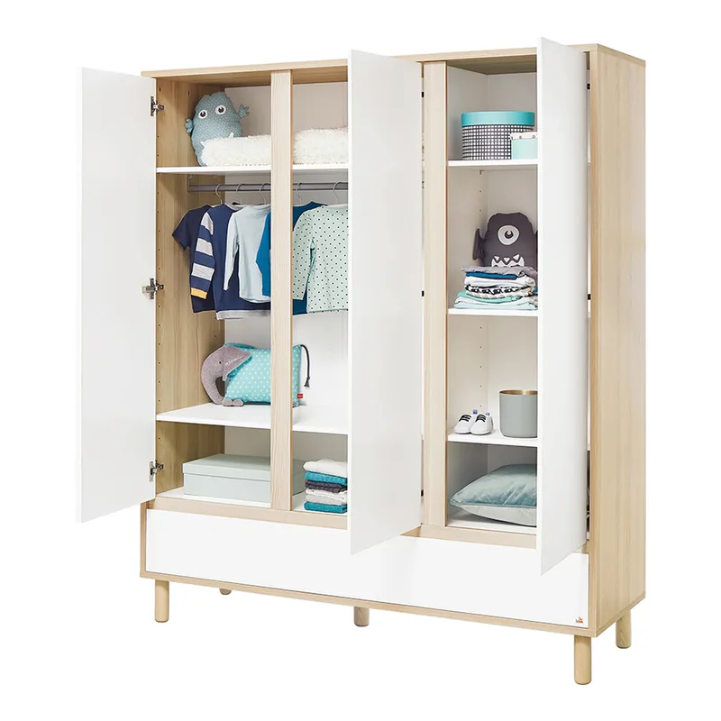 Kleiderschrank Flow groß 3-türig fra Pinolino i Hvid, 155 × 185 mm – produktbillede 1 af 2