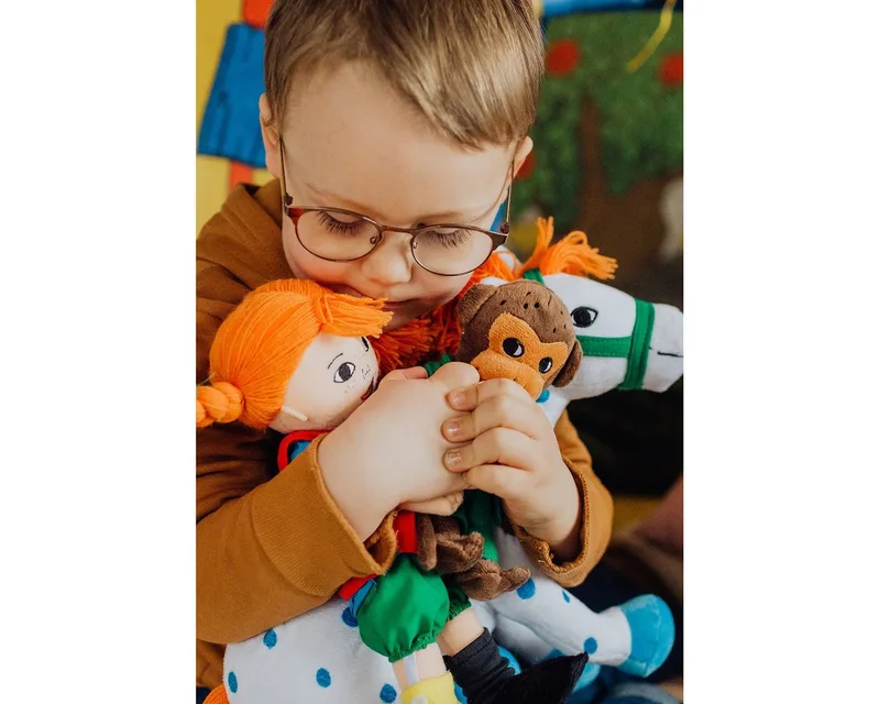 Kinderboeken Pippi Langkous knuffelpop - zachte pop 18cm speelgoed. från Pippi Baby i Flerfärgad – produktbild 4 av 5