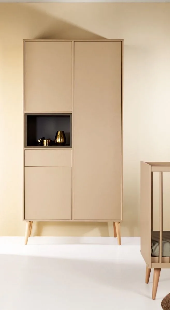 Kast Quax Cocoon Latte 2-deurs van Quax – productfoto 1 van 3