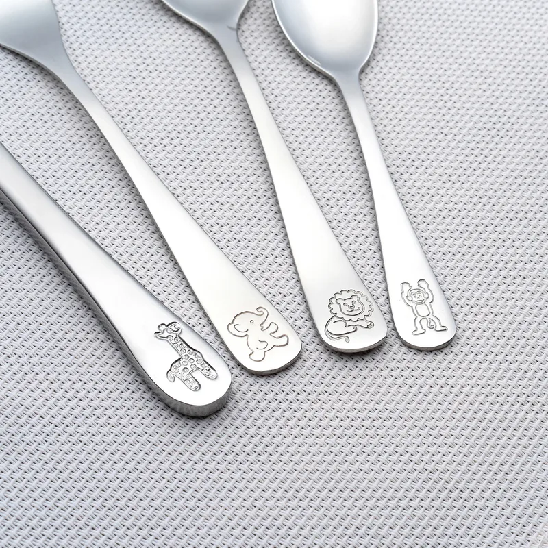 Reer 4-tlg. Edelstahl-Besteck-Set de Reer en Gris, 22,1 × 13,4 × 2,5 mm – photo produit 1 sur 3