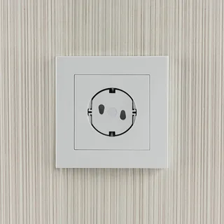 Reer 5er-Pack Steckdosenschutz de Reer en Blanc, 100 × 17 × 120 mm – photo produit 1 sur 2