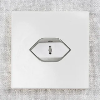 Reer 8er-Pack Steckdosenschutz Universal de Reer en Blanc – photo produit 2 sur 3