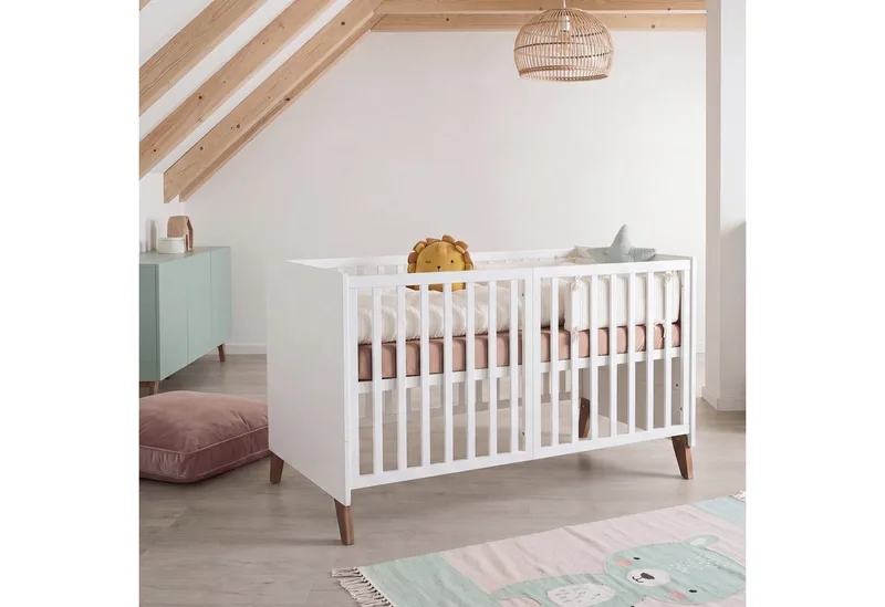 Babybett 70 x 140 cm - verschiedene moderne Designs - aus Holz - mitwachsend, praktisches Gitterbett - Baby Bett ab Geburt - höhenverstellbar von roba in Weiß – Produktfoto 2 von 5