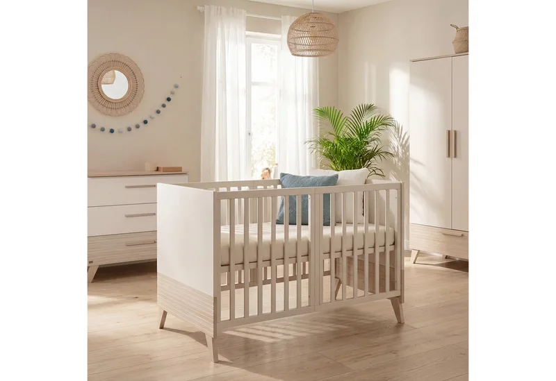 Babybett 70 x 140 cm - verschiedene moderne Designs - aus Holz - mitwachsend, praktisches Gitterbett - Baby Bett ab Geburt - höhenverstellbar von roba in Gelb – Produktfoto 2 von 5