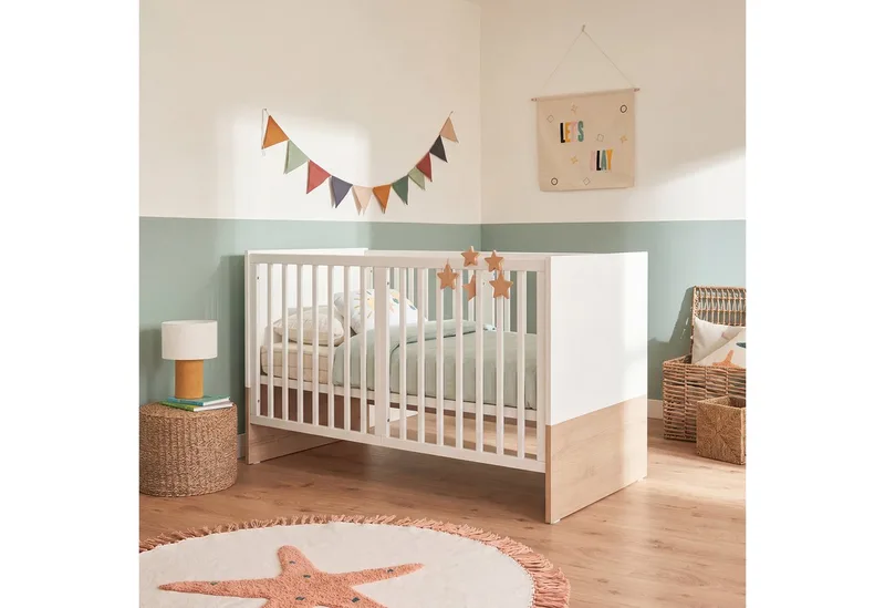 Babybett 70 x 140 cm - verschiedene moderne Designs - aus Holz - mitwachsend, praktisches Gitterbett - Baby Bett ab Geburt - höhenverstellbar by roba in White – product photo 2 of 5