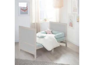 Babybett EASY SLEEP 70 x 140 cm - umbaubar zum Juniorbett - Gitterbett Baby, 3 Schlupfsprossen, 3-fach höhenverstellbar - aus Holz - Natur von roba in Grau – Produktfoto 5 von 5