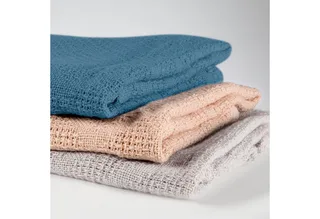 Babydecke Frosty Almond, Strickoptik, roba® von roba in Beige – Produktfoto 4 von 5