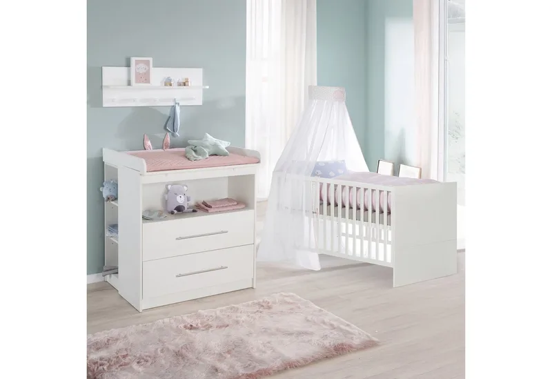 Babymöbel-Set Maren - klassisches Babyzimmer Set - Metallgriffe - aus Holz, (schmale Wickelkommode, Babybett 70 x 140 cm), Babyzimmer Set- mitwachsend, umbaubar- zeitlose, klassische Optik fra roba i Weiß – produktbillede