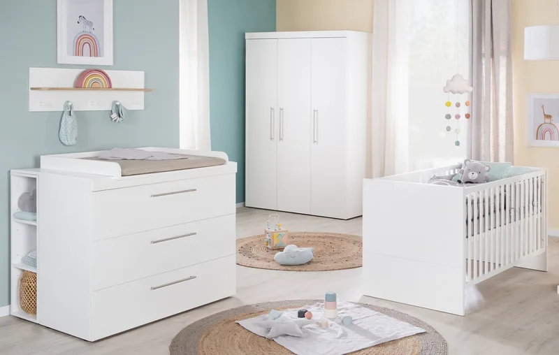 Babyzimmer-Komplettset Kimi 3-teilig - Kinderzimmer in aus Holz gefertigt - Langlebig, (3er Set, Babybett 70 x 140 cm, Wickelkommode & Kleiderschrank), Klassische und zeitlose Optik - Made in Europe från roba i Vit – produktbild 1 av 5