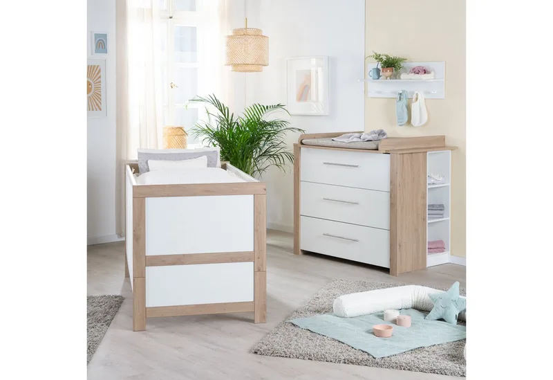 Babyzimmer-Komplettset Malo 3-teilig, (Set, Kinderbett 70 x 140 cm, Wickelkommode, Kleiderschrank), aus Holz mit Metallgriffen von roba in Weiß – Produktfoto 2 von 5