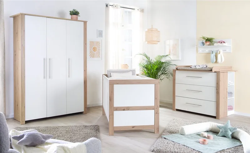 Babyzimmer-Komplettset Malo 3-teilig, (Set, Kinderbett 70 x 140 cm, Wickelkommode, Kleiderschrank), aus Holz mit Metallgriffen de roba en Weiß – photo produit