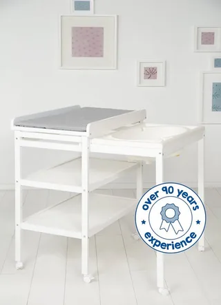 Bade- und Wickelregal Style, Baby Pool, weiß, inkl. herausziehbarer Badewanne und Wickelauflage silbergrau von roba in Grau, Silber, Weiß – Produktfoto 2 von 5
