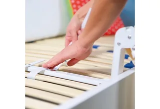 Bettschutzgitter Klipp-Klapp, Rausfallschutz für Babys & Kinder, klappbar van roba in Beige – productfoto 5 van 5