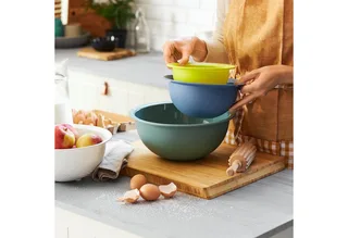 Schüssel Caruba Set mit 3 Schalen und 1 Sieb, Kunststoff (PP) BPA-frei, Kunststoff von Rotho Babydesign in Mehrfarbig – Produktfoto 2 von 5