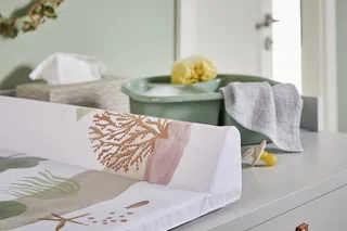 Wickelauflage, Die Wickelauflage entspricht der Standard-Zertifizierung Standard 100 von Rotho Babydesign in Grün – Produktfoto 3 von 5