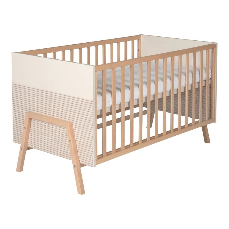 Schardt 3-tlg. Babyzimmer Happy mit 3-türigem Kleiderschrank van Schardt in Beige – productfoto