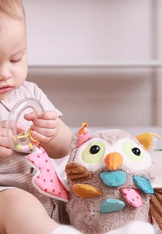 Greifspielzeug Spiel-Plüschtier PlayQ für Babys und Kleinkinder (1-tlg) van sigikid in Beige – productfoto 4 van 5