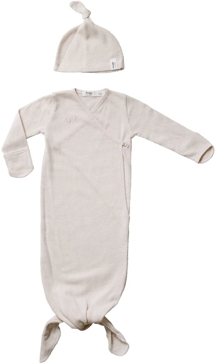 Cocon Baby Slaapzak & mutsje 0-3 mnd - Knoopslaapzak + krabwantjes - Geknoopte Slaapzak 50/56 - Geel van Snoozebaby in Peach Blush – productfoto