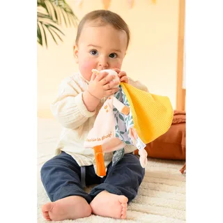 Sophie de Giraf Cadeauset - Inclusief Sophie de Giraf Bijtspeeltje en Zacht Knuffeldoekje - Perfect Kraamcadeau voor Baby's by Sophie la Girafe in Verschillend – product photo 3 of 3