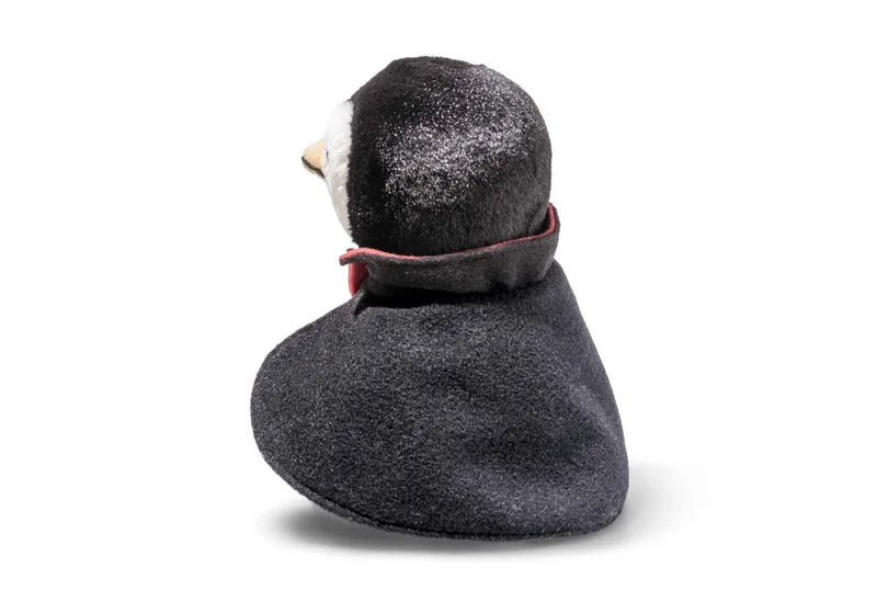 Kuscheltier Steiff Pinguin Nibble der Vampir 15 cm schwarz/weiß/rot stehend 057199 by Steiff – product photo 4 of 5