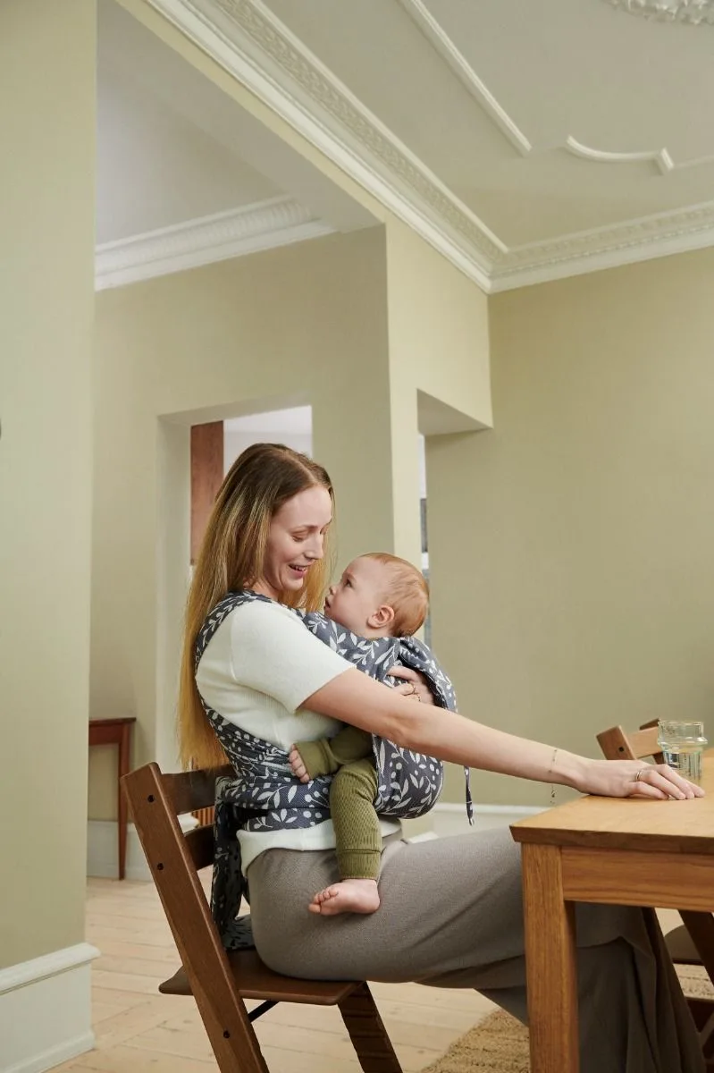Babytrage Limas™ Babytrage Plus, Half Buckle Babytrage für optimalen Komfort & Halt by Stokke in Purple – product photo 3 of 4