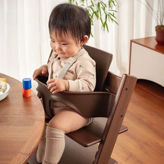 Kinderstoel Stokke® Tripp Trapp® Signature Walnut fra Stokke – produktbillede 2 af 4