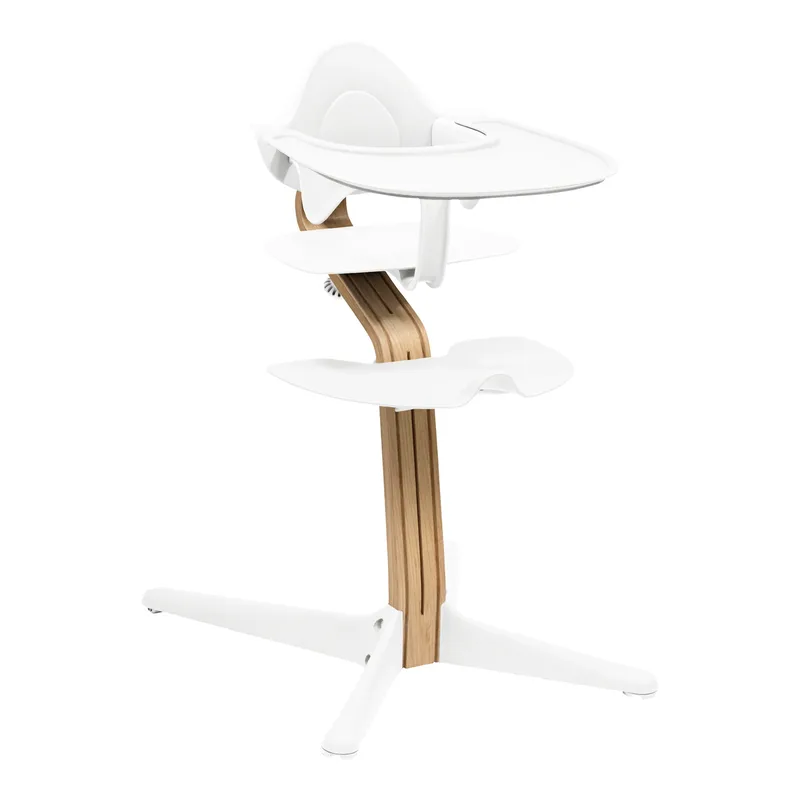 Nomi Bundle Hochstuhl Eiche inkl. Babyset und Tray fra Stokke i Hvid – produktbillede