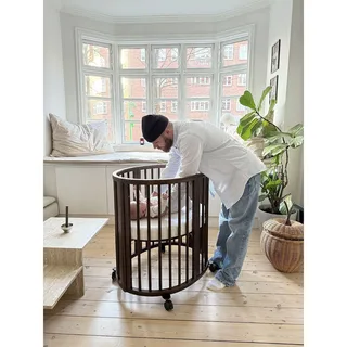 Sleepi™ Babybett Sleepi Mini by Stokke in Brown, 82 × 64 × 85 mm – product photo 1 of 3