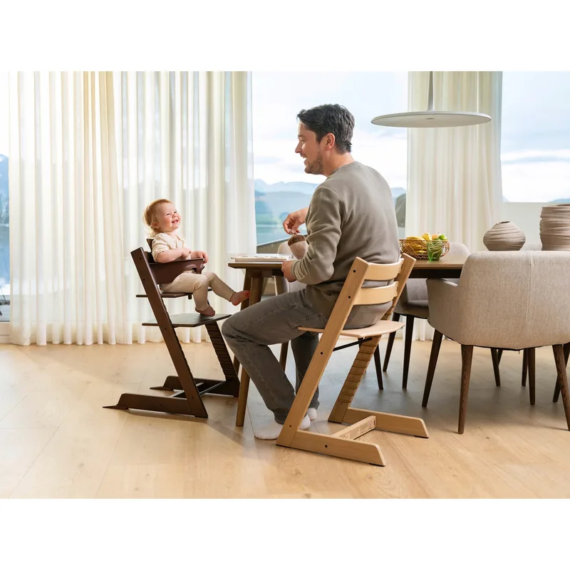 Tripp Trapp® Bundle Treppenhochstuhl Eiche inkl. Newbornset Light Grey & Babyset de Stokke en Marron – photo produit 2 sur 2