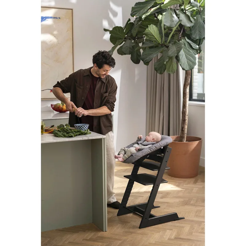 Tripp Trapp® Bundle Treppenhochstuhl inklusive Newbornset Vanilla White & Babyset by Stokke in Black – product photo 1 of 3