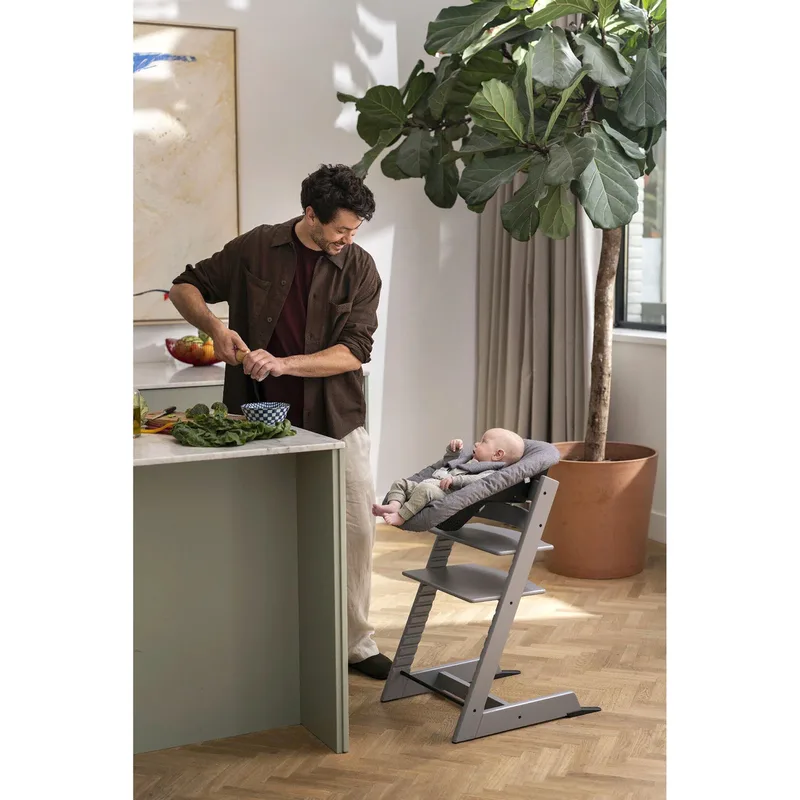 Tripp Trapp® Bundle Treppenhochstuhl inklusive Newbornset Vanilla White by Stokke in Grey – product photo